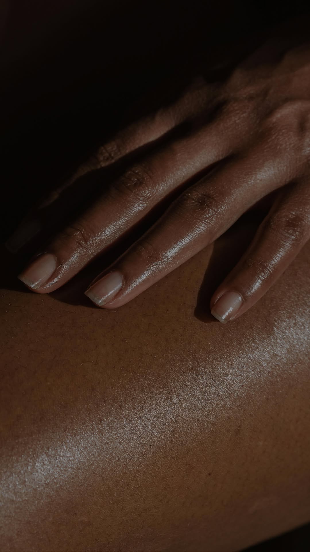 Manicure — detal dłoni